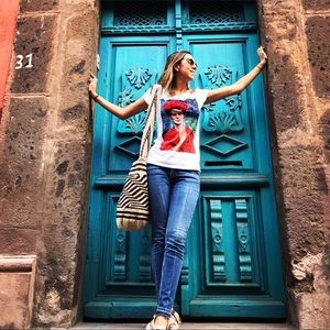 Meet your Posher, Daniela